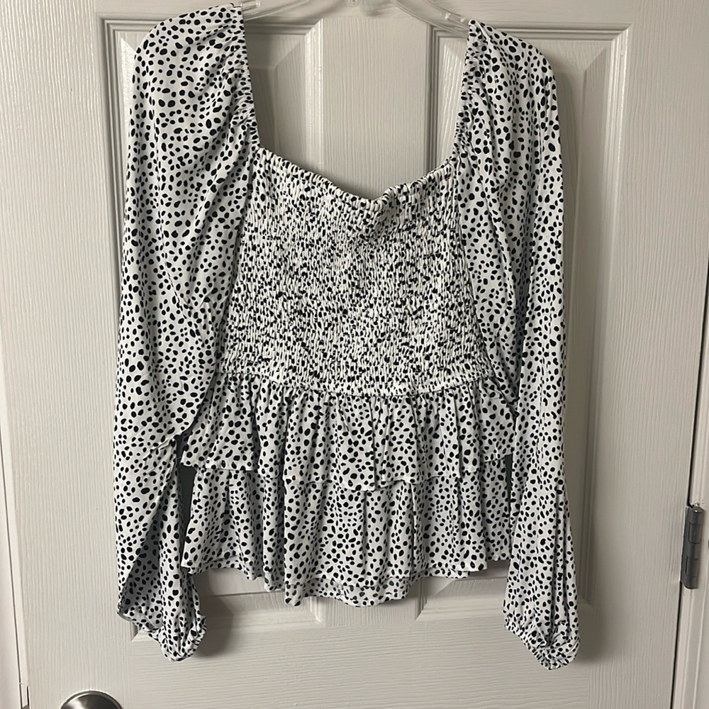 White spotted alter’d state top